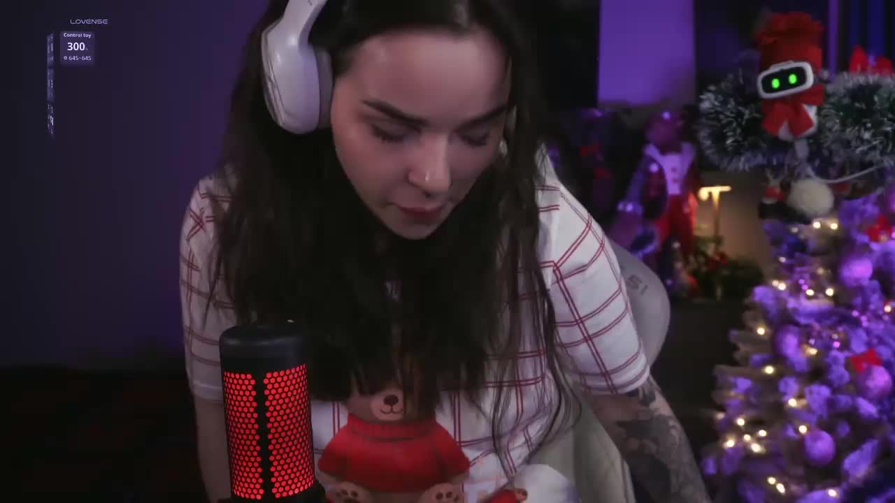 MiniNika Adult Chat December 31, 2025