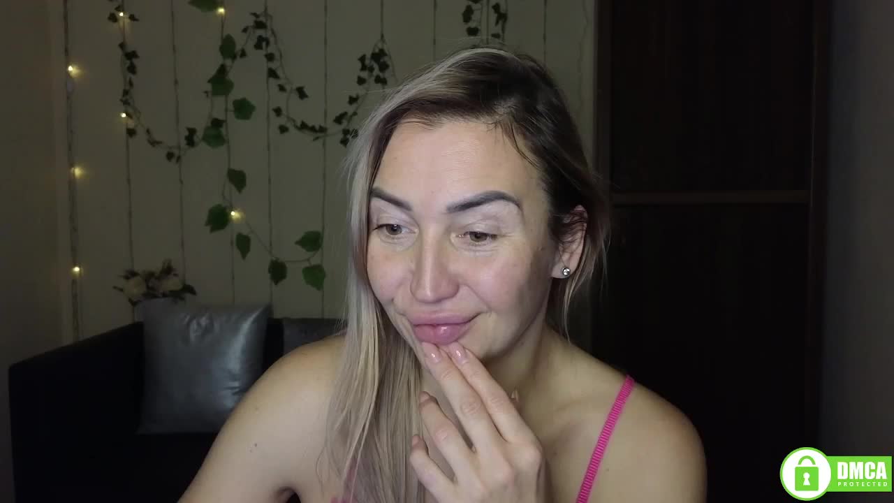 Jullyblondkiss Adult Chat December 31, 2025