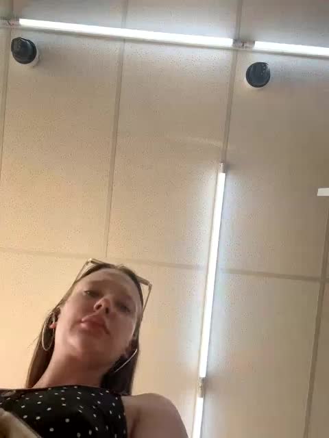 Linnea Adult Chat December 31, 2025