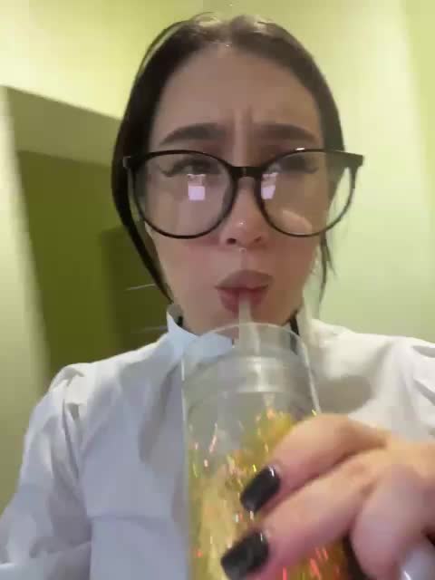 CurvyWoman- Adult Chat December 31, 2025