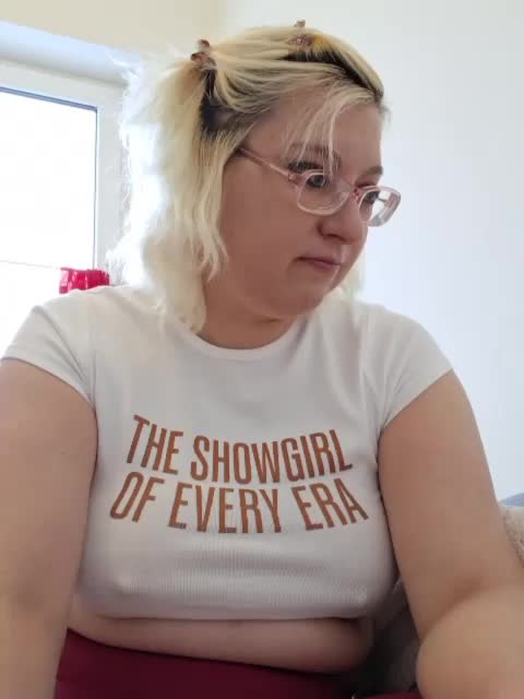 Vika211 Adult Chat January 1, 2026