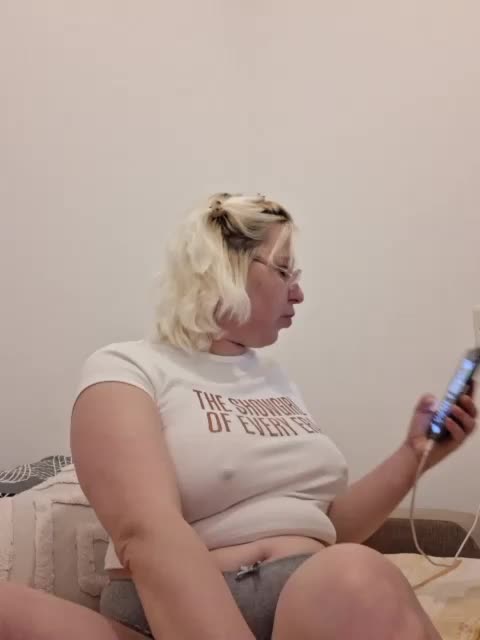 Vika211 Adult Chat January 1, 2026