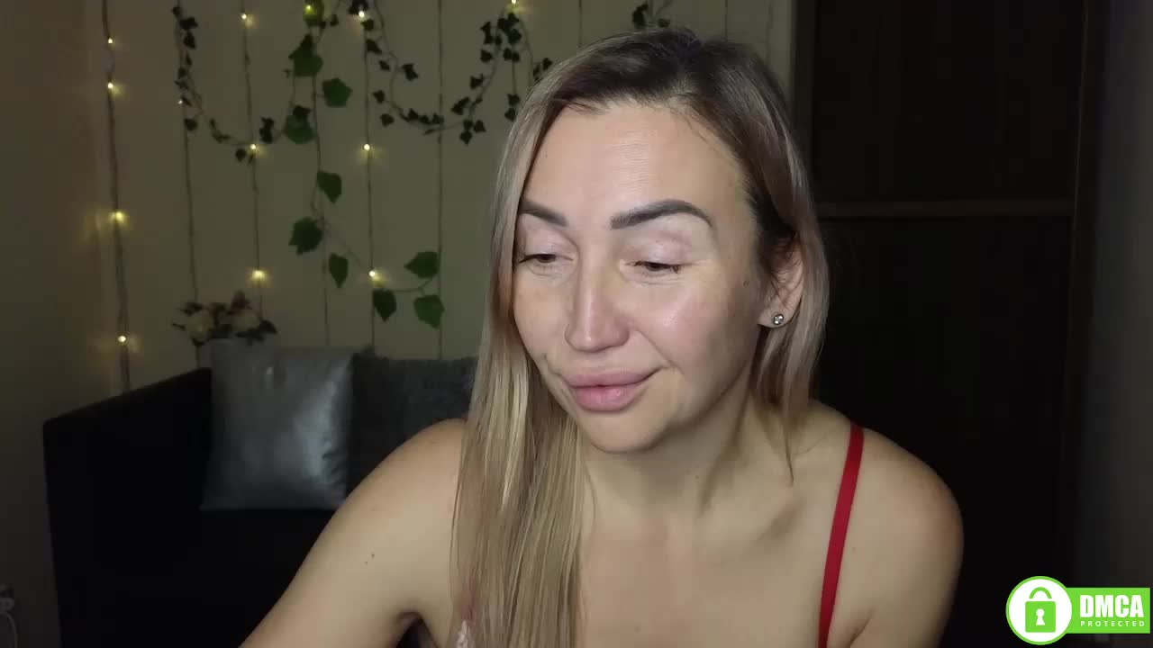 Jullyblondkiss Adult Chat January 1, 2026