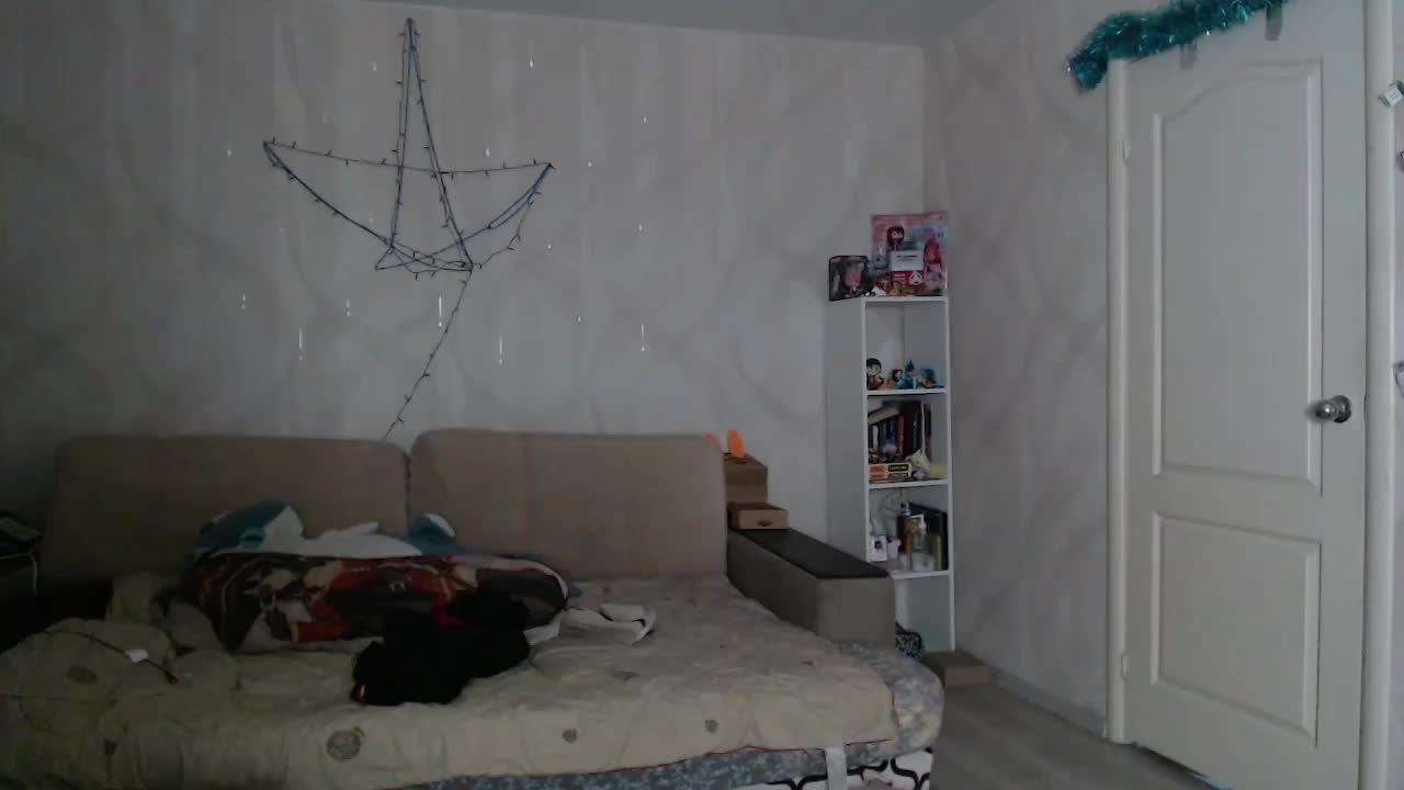 Lizzi-Peach Adult Chat January 1, 2026