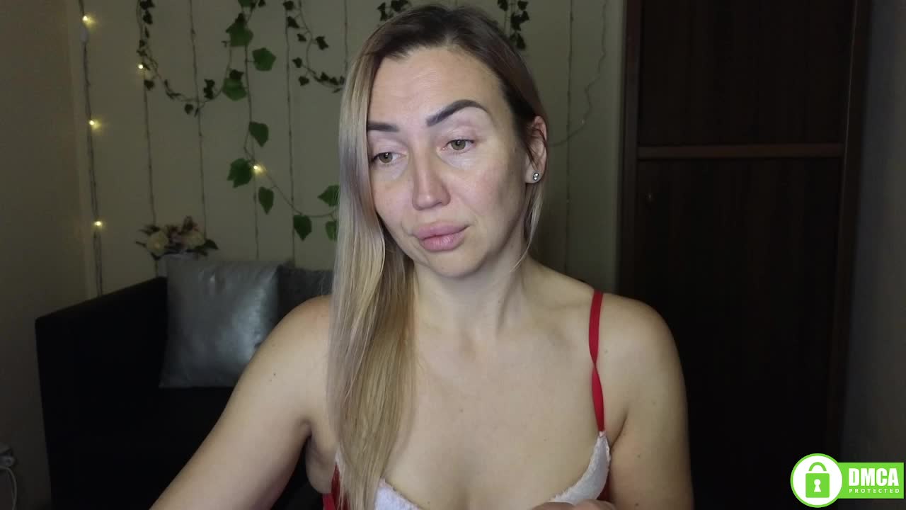 Jullyblondkiss Adult Chat January 1, 2026