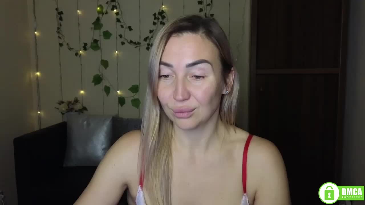 Jullyblondkiss Adult Chat January 1, 2026