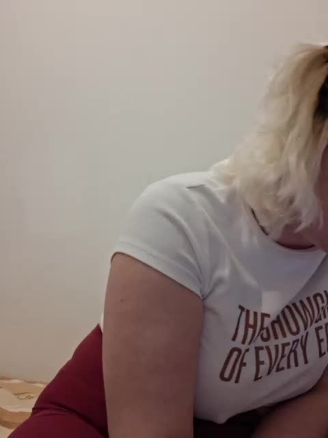 Vika211 Adult Chat January 1, 2026