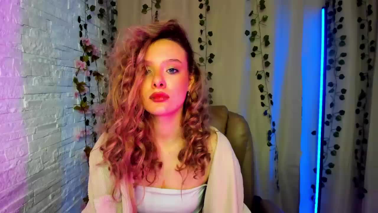 Suzie-Q69 Adult Chat January 2, 2026