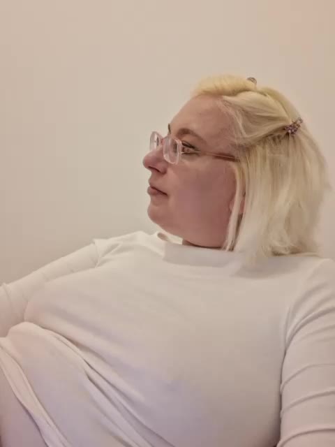 Vika211 Adult Chat January 4, 2026