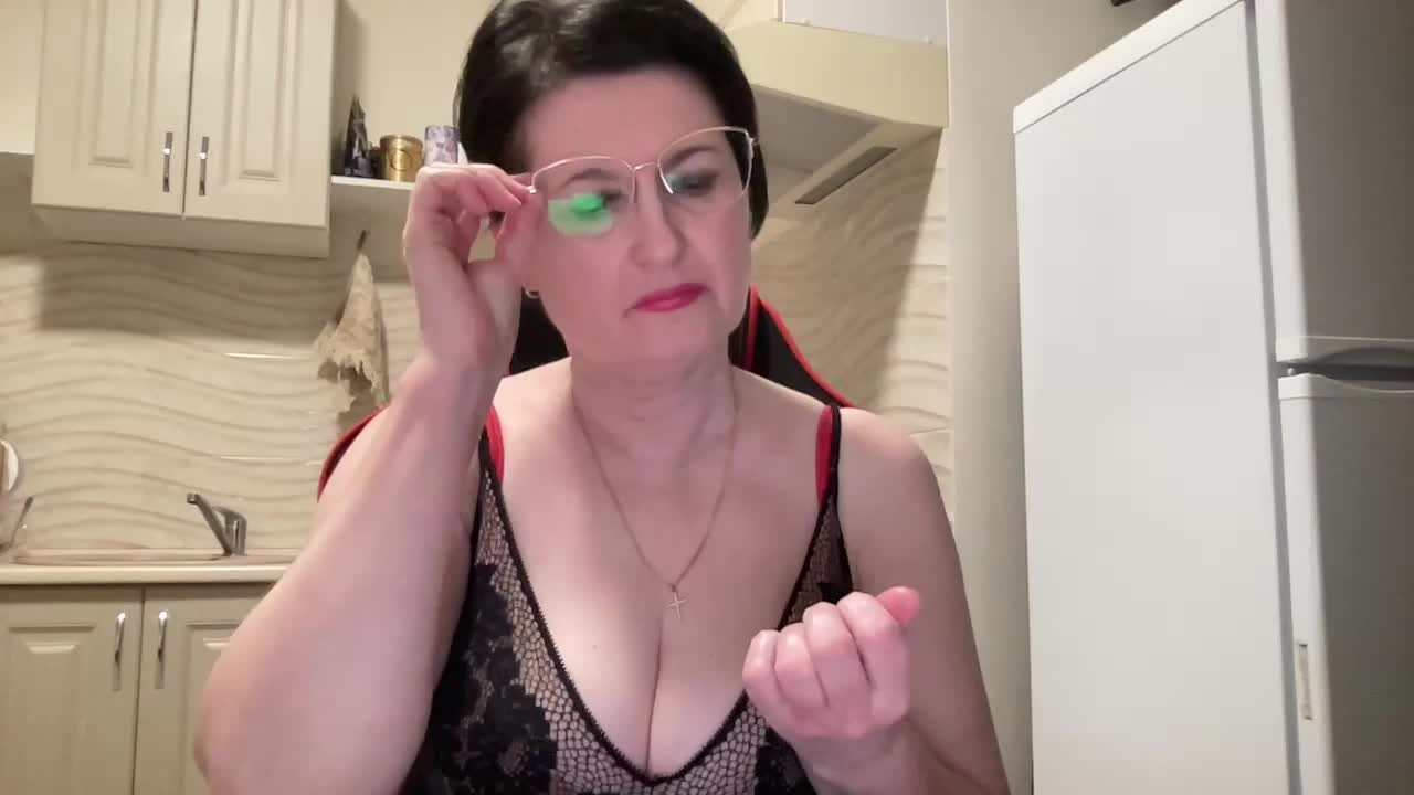 HotMilfPussy Adult Chat January 4, 2026