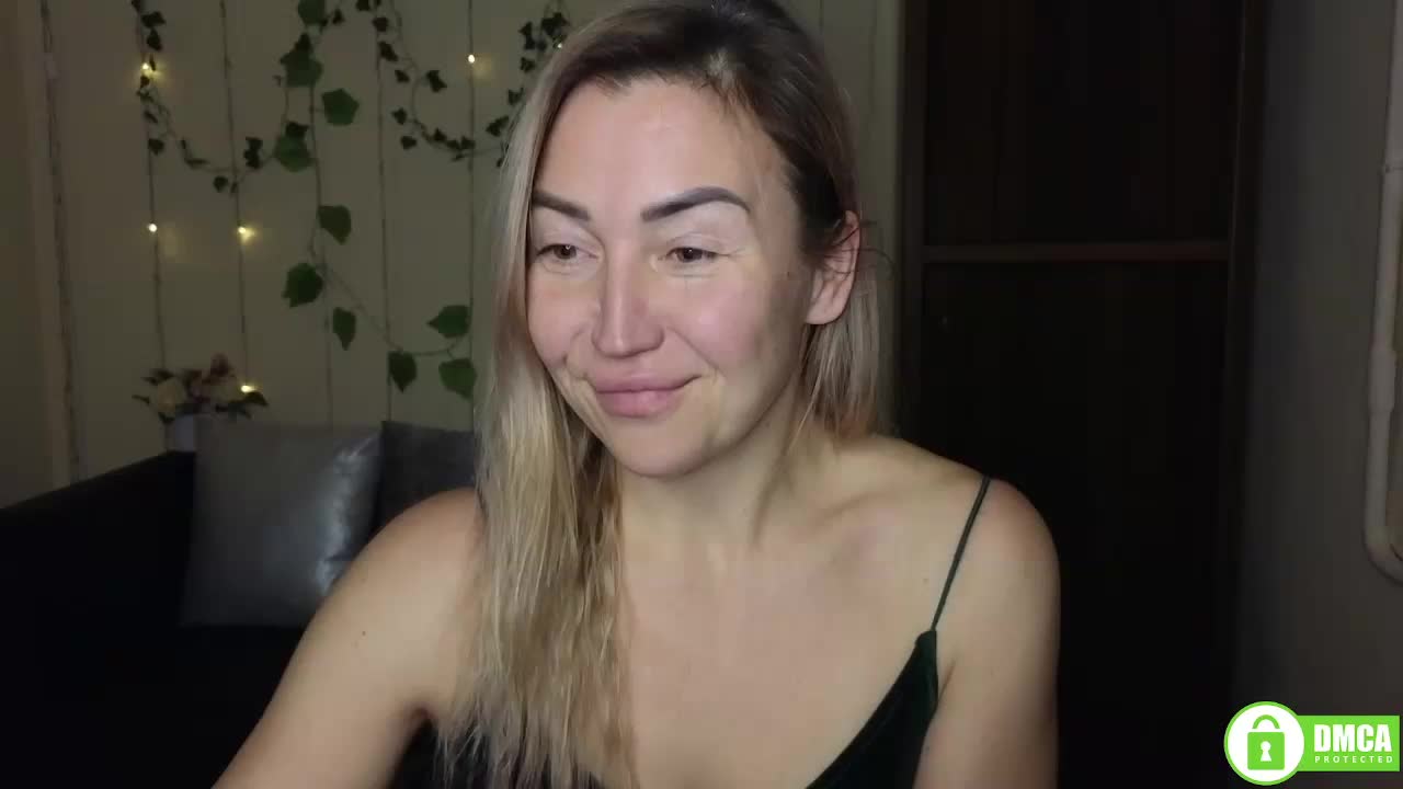 Jullyblondkiss Adult Chat January 4, 2026