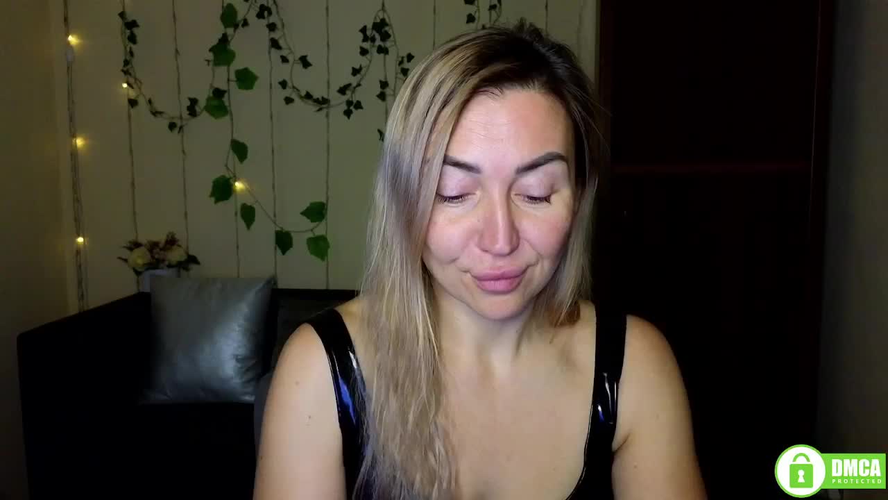Jullyblondkiss Adult Chat January 4, 2026