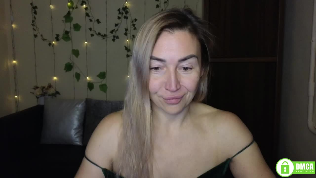 Jullyblondkiss Adult Chat January 4, 2026