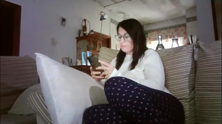 lolahueso Adult Chat January 5, 2026