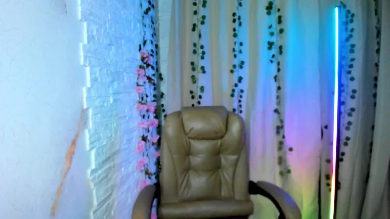 Suzie-Q69 Adult Chat January 7, 2026