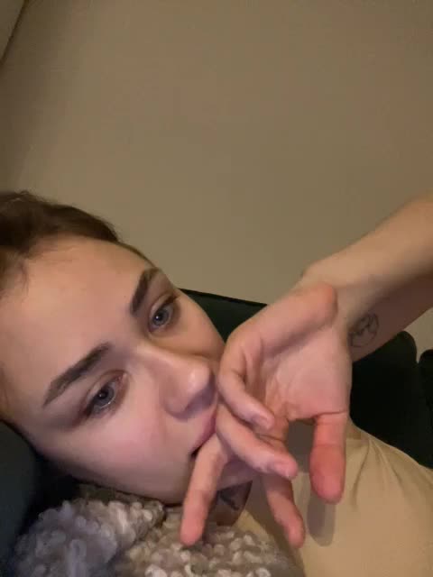 v_-_-_v Adult Chat January 7, 2026