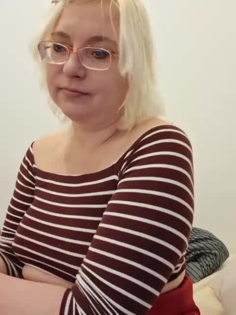 Vika211 Adult Chat January 7, 2026