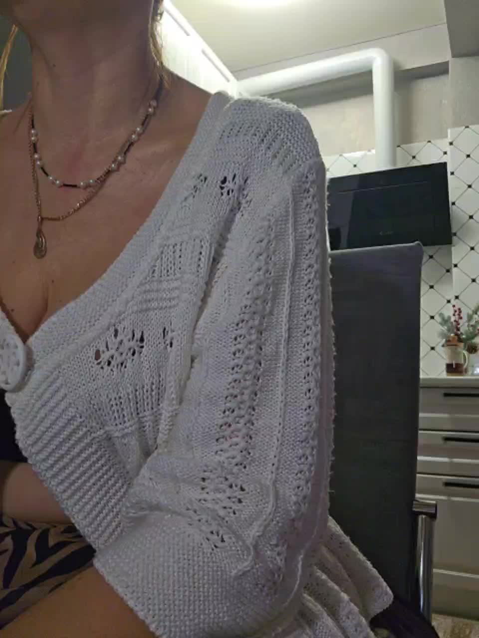 Pink-Lips Adult Chat January 7, 2026