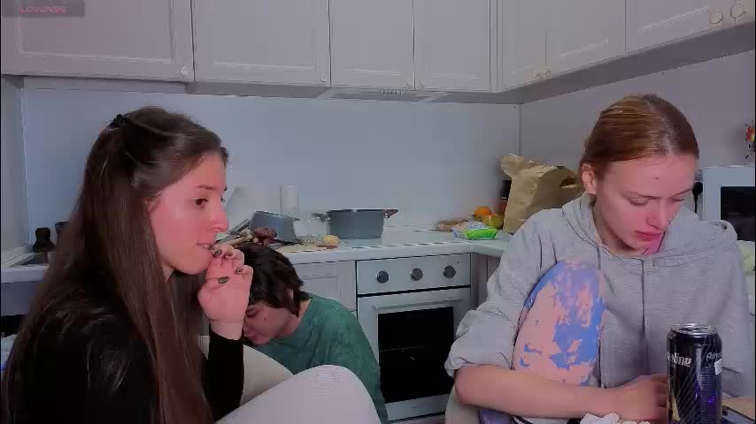 ihavepaws33 Adult Chat January 8, 2026