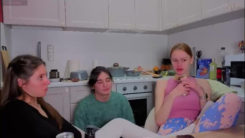 ihavepaws33 Adult Chat January 8, 2026