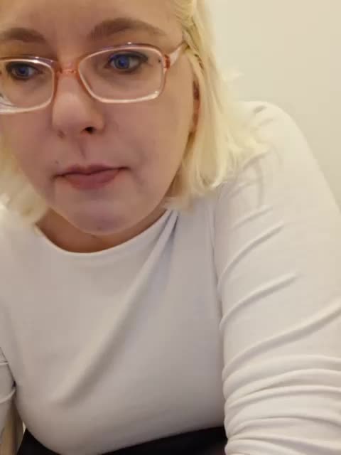 Vika211 Adult Chat January 9, 2026