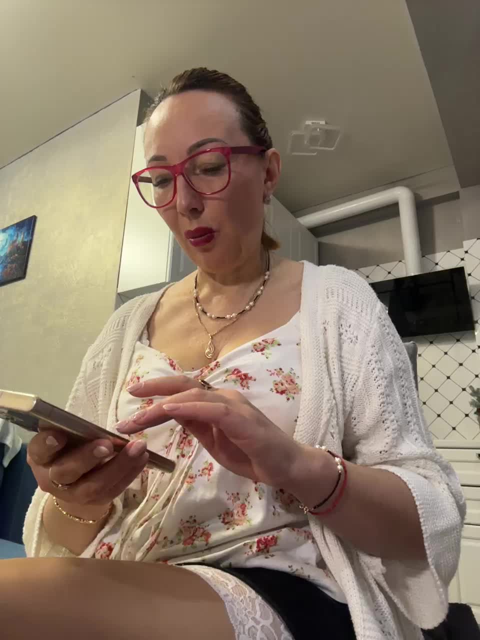 Pink-Lips Adult Chat January 9, 2026