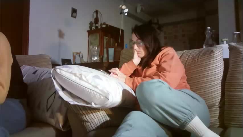 lolahueso Adult Chat January 9, 2026