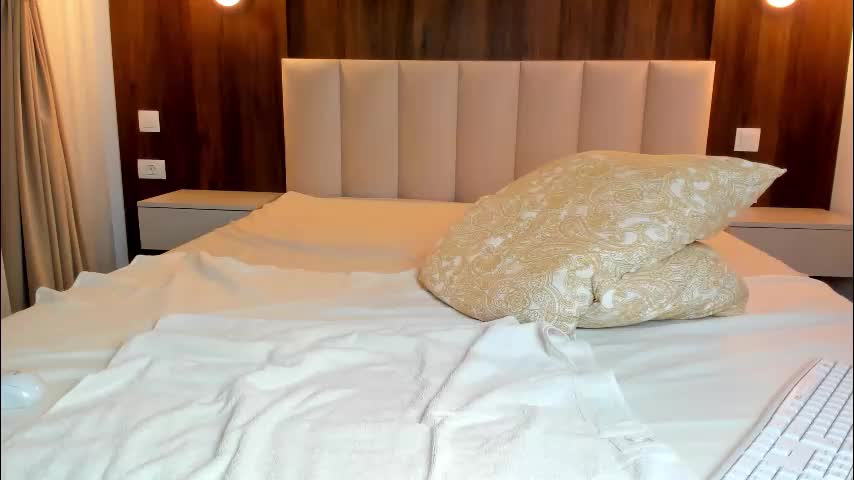 saradiamond01 Adult Chat January 9, 2026