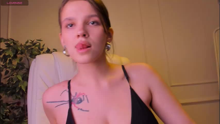 adalyn_glow Adult Chat January 10, 2026