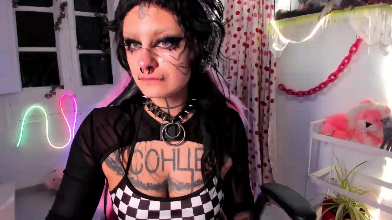 Lady-sontse- Adult Chat January 10, 2026