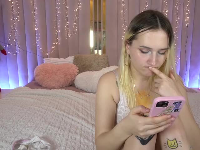 LilElfie Adult Chat January 11, 2026