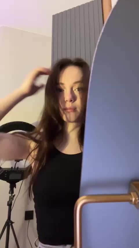 OlivkaVif Adult Chat January 11, 2026