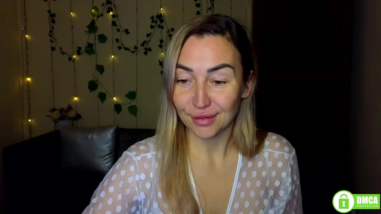 Jullyblondkiss Adult Chat January 12, 2026