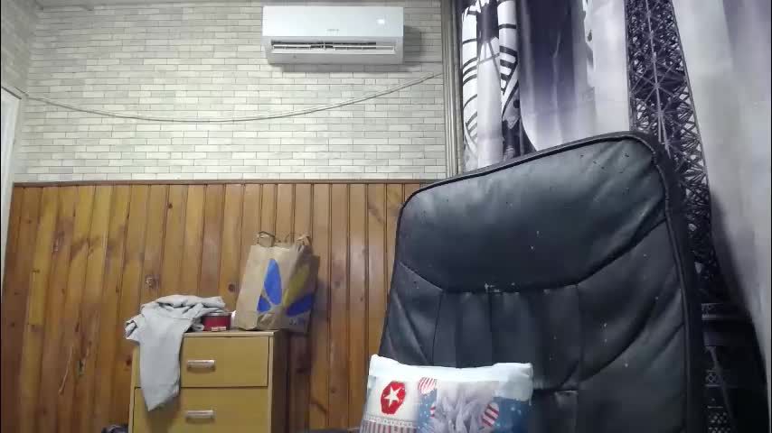 xxxnewlywedsxxx Adult Chat January 13, 2026