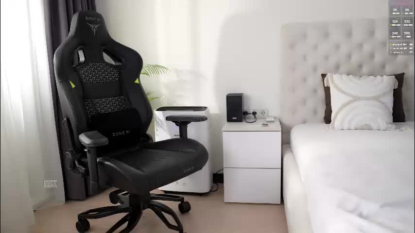 kissing33 Adult Chat January 13, 2026