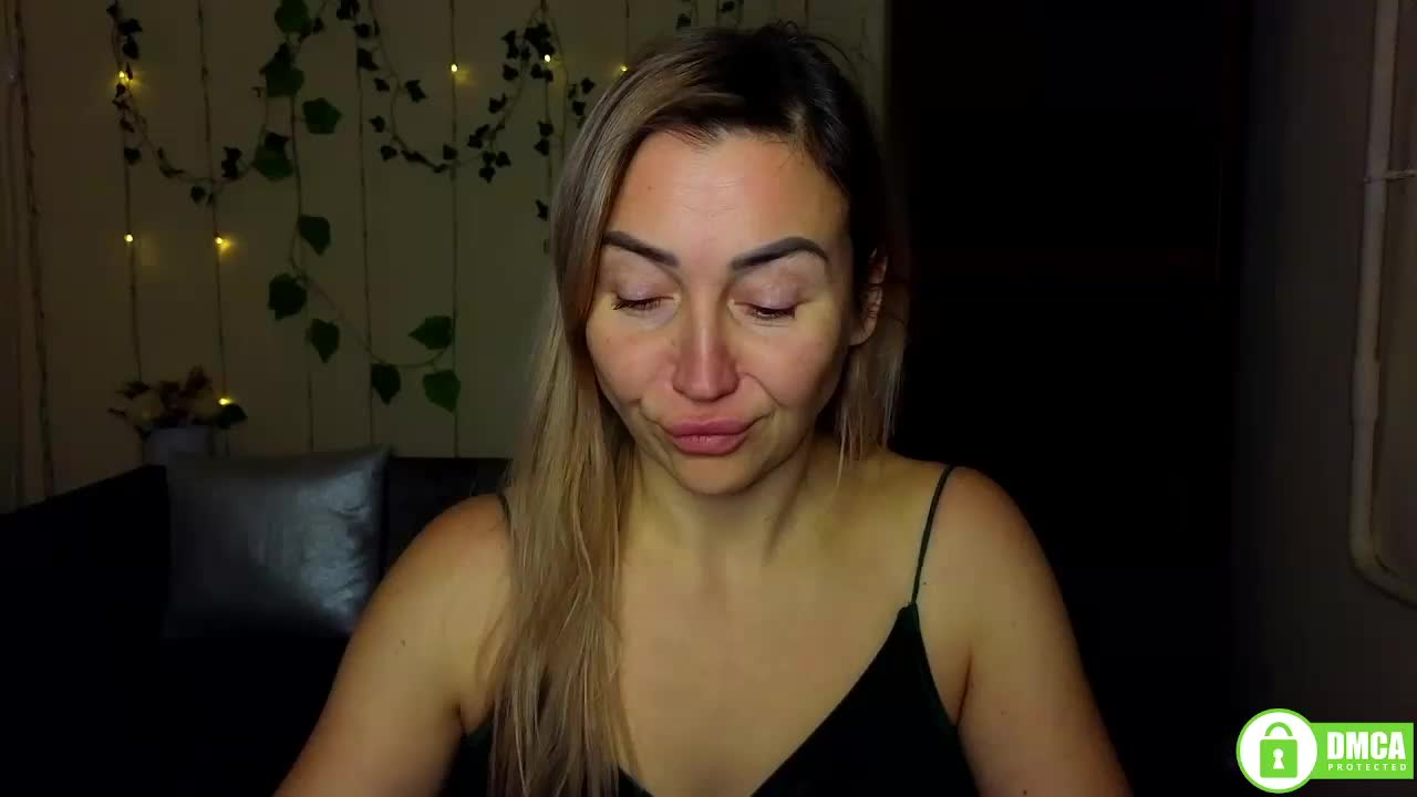 Jullyblondkiss Adult Chat January 13, 2026