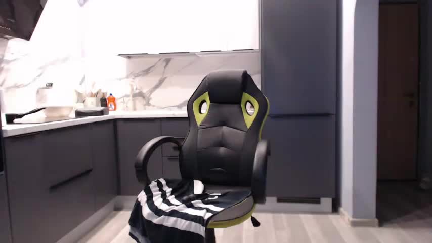 blondalina Adult Chat January 13, 2026