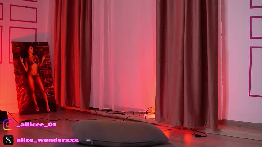 vanessasimon Adult Chat January 13, 2026