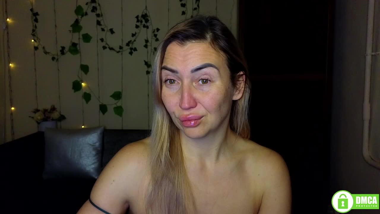 Jullyblondkiss Adult Chat January 13, 2026