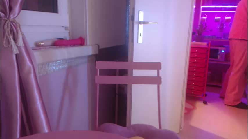 melli23 Adult Chat January 14, 2026