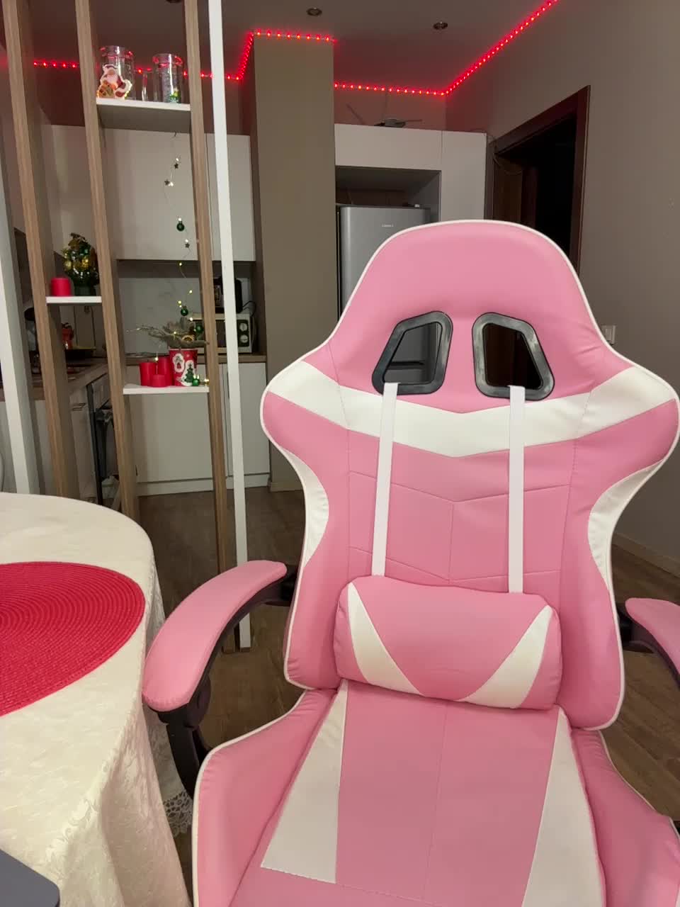 Lune Adult Chat January 15, 2026