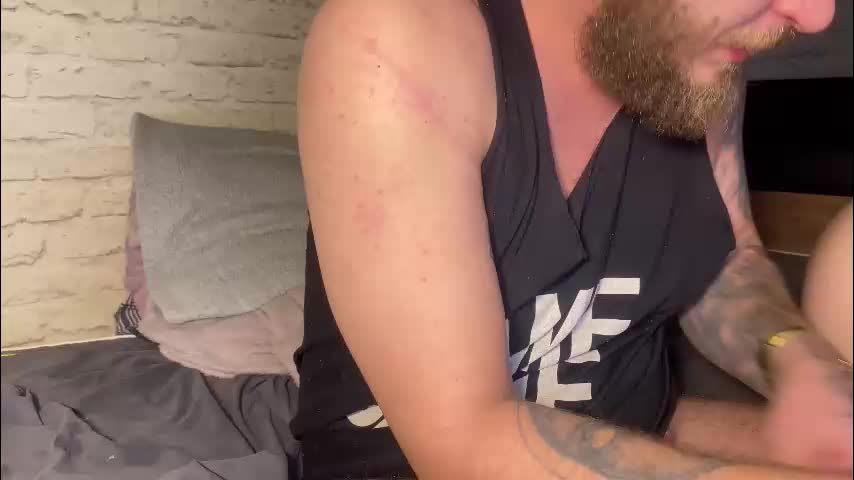 hotcoupleee2020 Adult Chat January 15, 2026