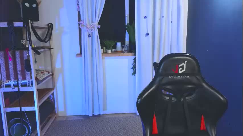 hotlaracroft Adult Chat January 16, 2026