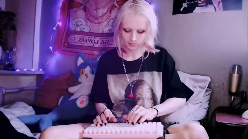 alien_bella Adult Chat January 15, 2026