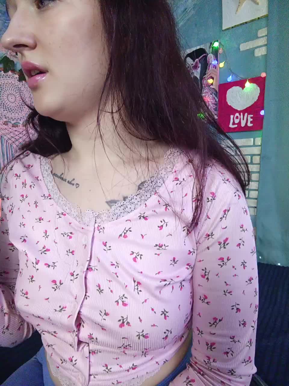 Mari_Gold Adult Chat January 16, 2026