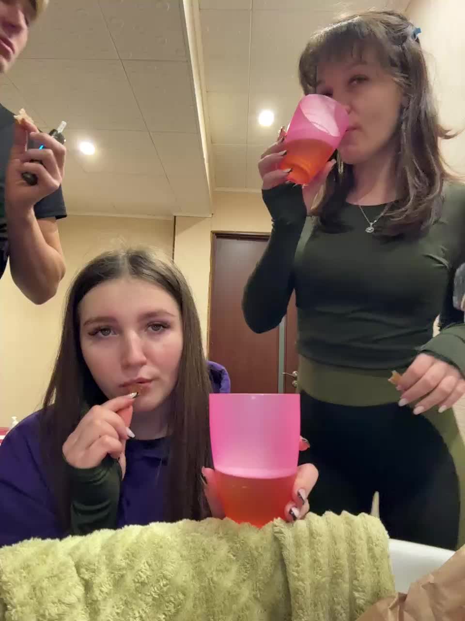 AHAHAC_HAXPEH_B_yHuTa3 Adult Chat January 16, 2026