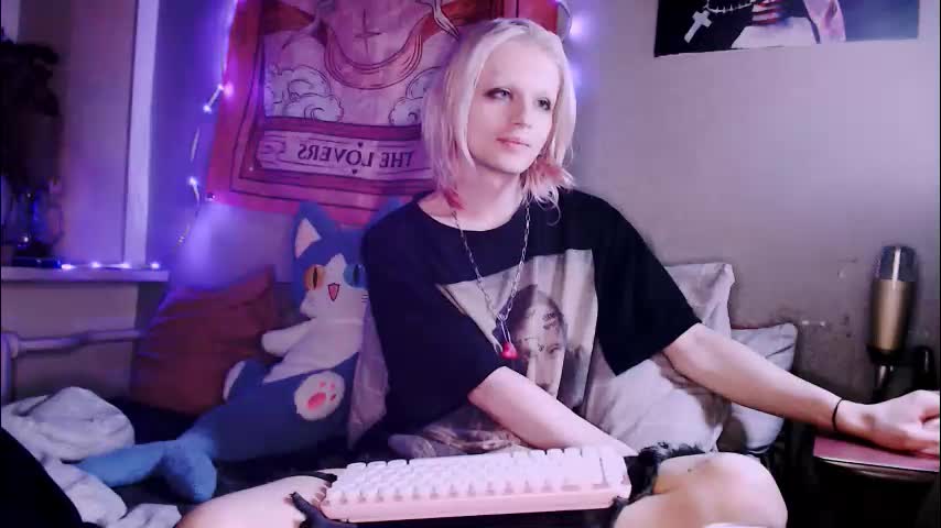 alien_bella Adult Chat January 16, 2026