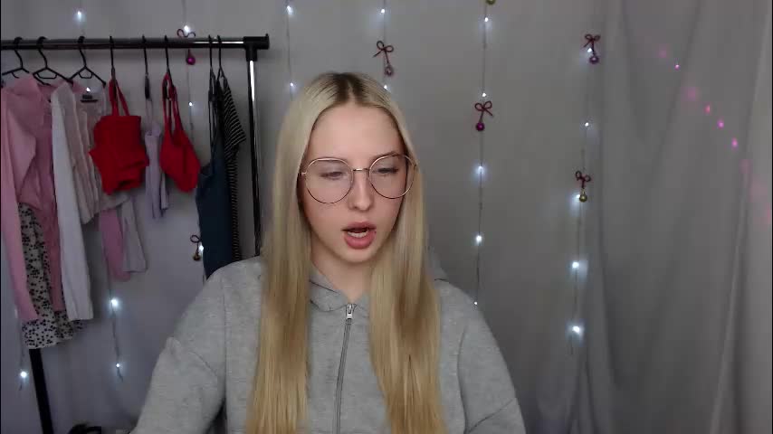 sweet_amelia03 Adult Chat January 16, 2026