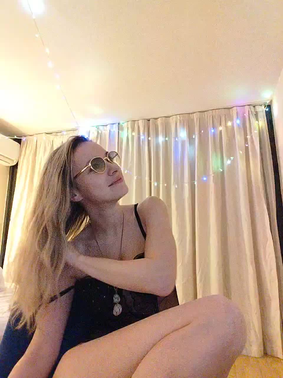 Lola3000 Adult Chat January 16, 2026