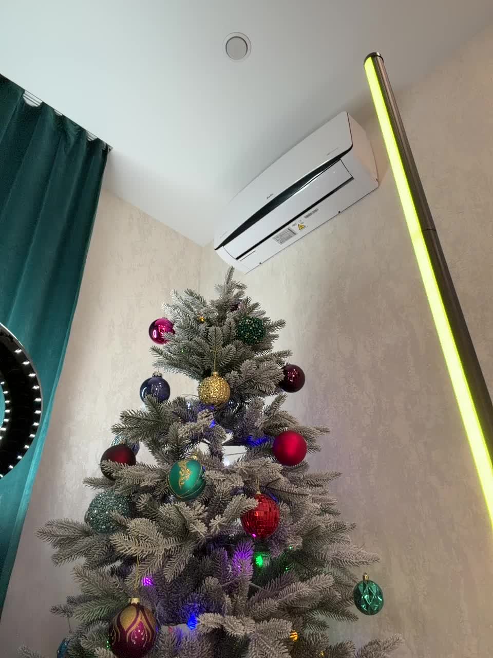 Ellidi Adult Chat January 17, 2026